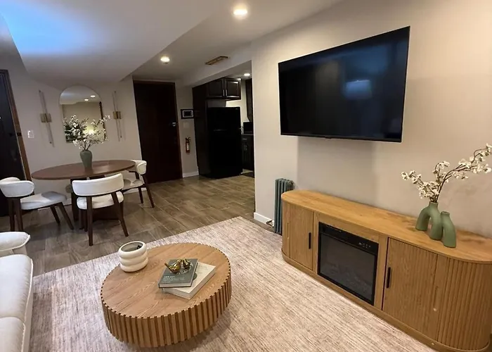 Apartamento Near Wrigley • Sleeps 4 • Games + Fireplace Chicago